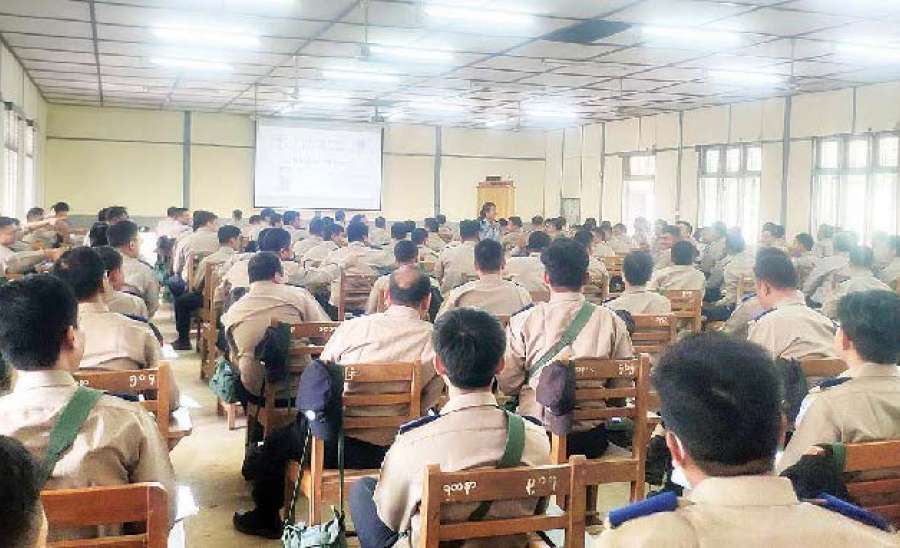 နိုင်ငံ့ဝန်ထမ်းတက္ကသိုလ် (အထက်မြန်မာပြည်)သို့ သင်တန်းတစ်ခေါက်အတွေ့အကြုံ