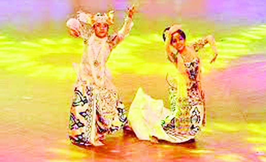 မြန်မာအက၊ မြန်မာဂီတ