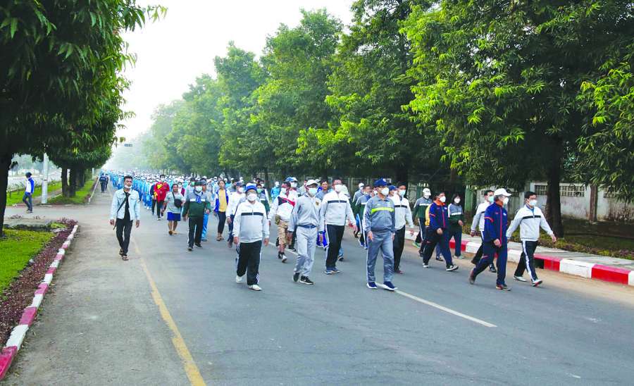 ဆောင်းလေအေးလေး ထိတွေ့ရေး နံနက်ခင်းတိုင်း လမ်းလျှောက်ပေး